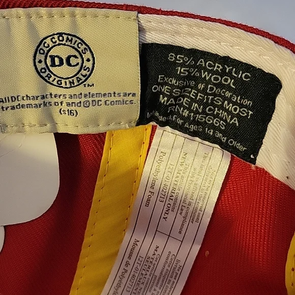 DC Comic Originals Wonder Woman Snapback - Picture 4 of 5